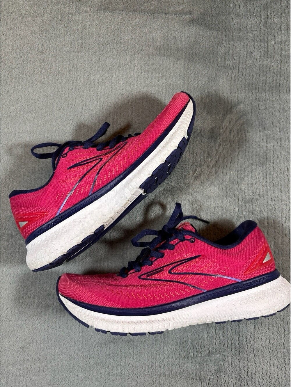 Brooks Glycerin 19 Women's U.S. 7 Barberry Athletic Sneakers Lace-Up Low Top